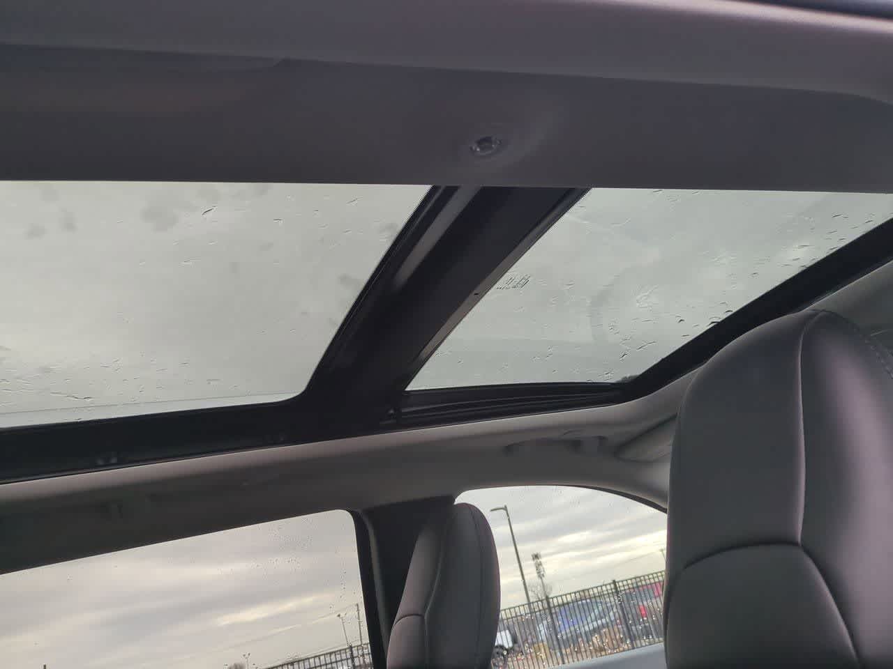 Thumbnail: 2021 Jeep Cherokee - 21