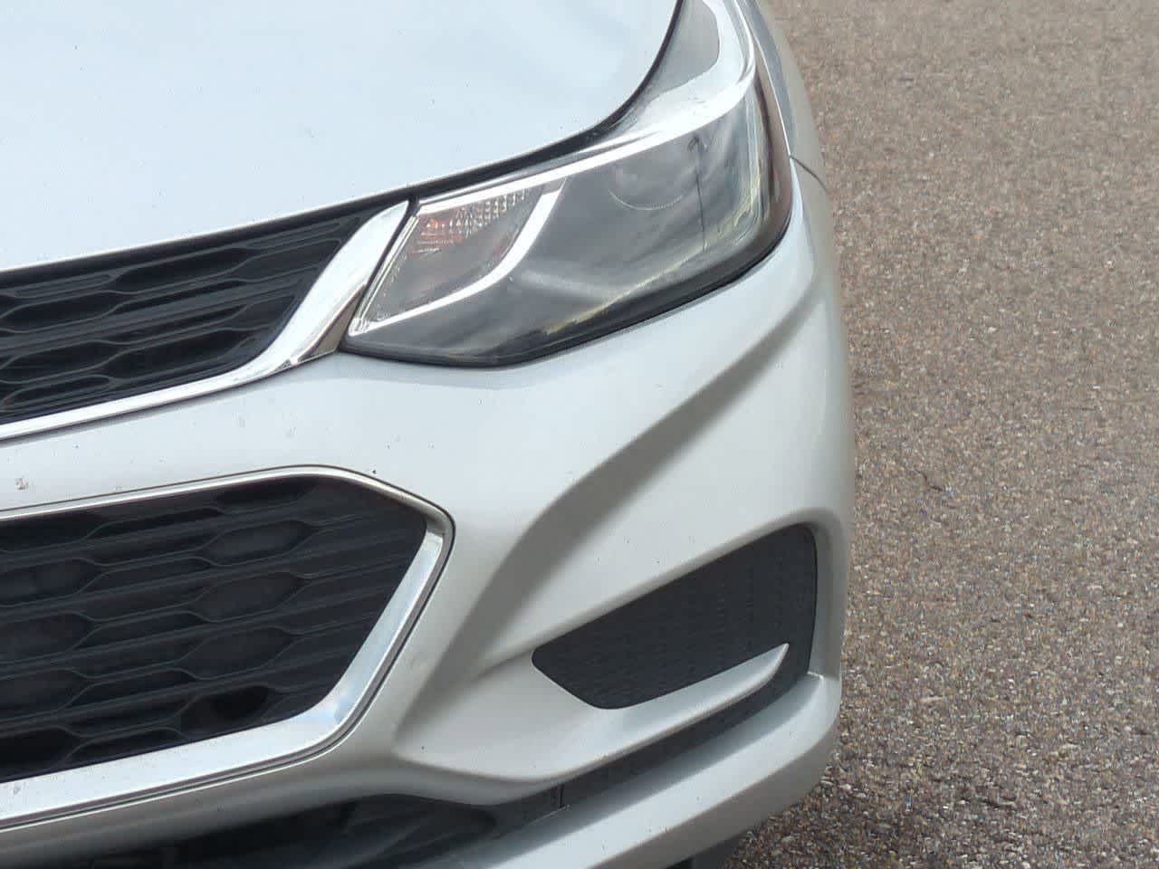 Thumbnail: 2018 Chevrolet Cruze - 10