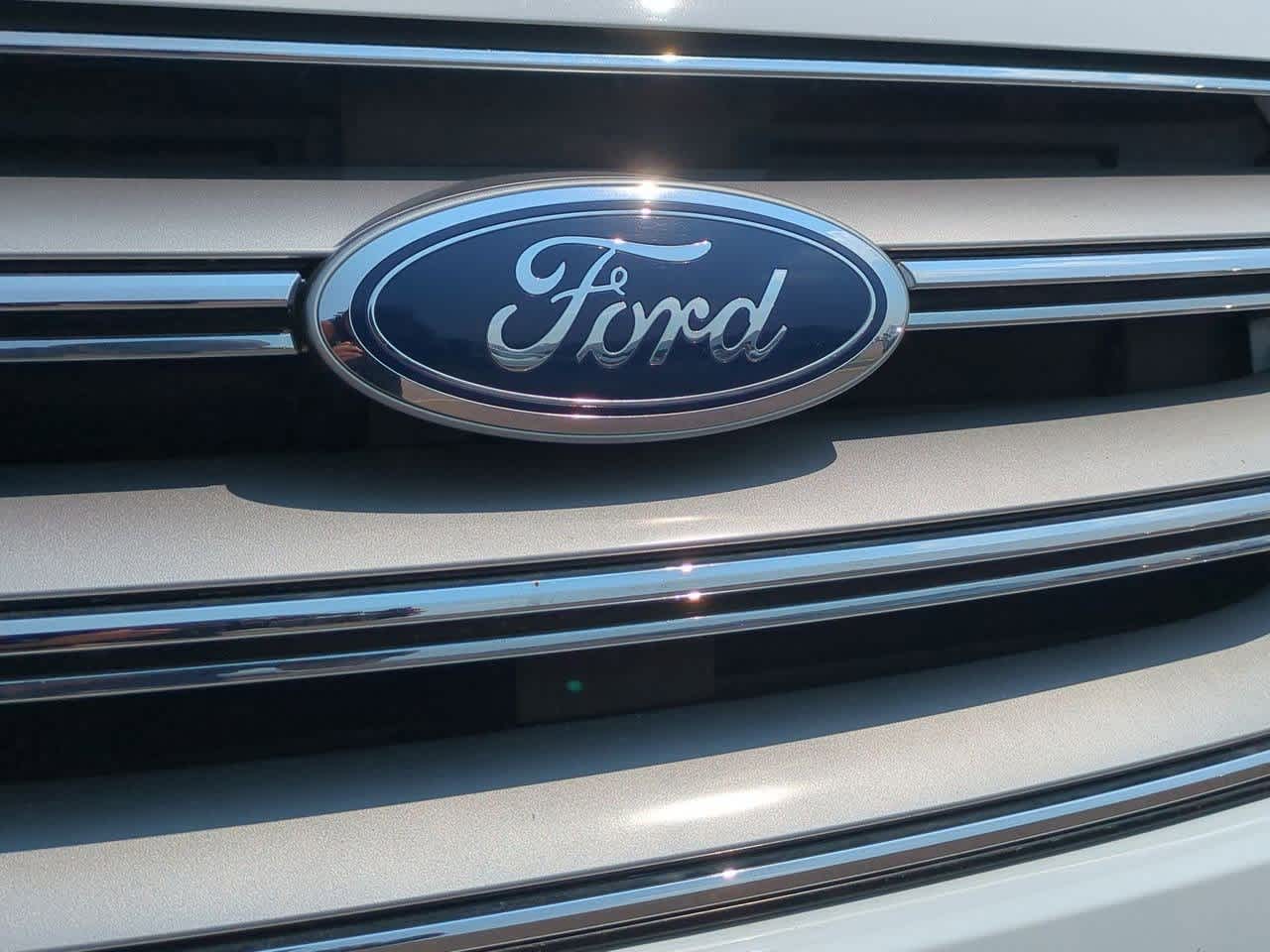 Thumbnail: 2016 Ford Edge - 10