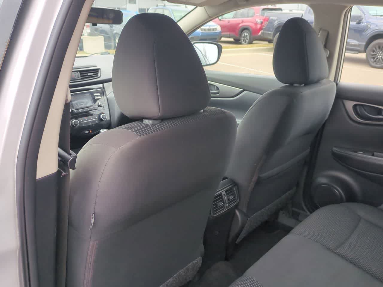 Thumbnail: 2018 Nissan Rogue Sport - 17