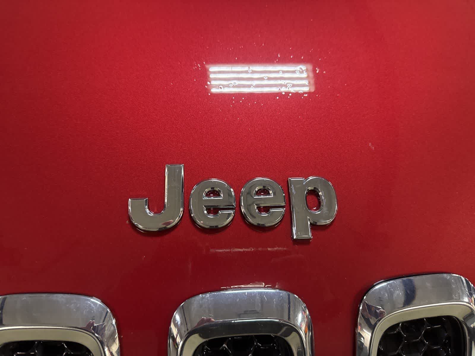 Thumbnail: 2016 Jeep Cherokee - 11