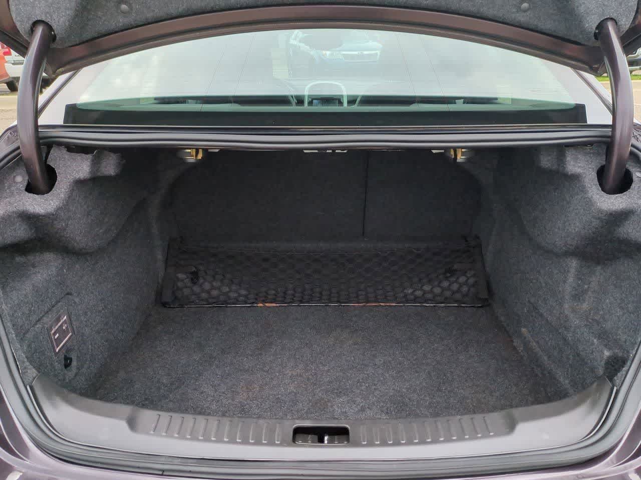 Thumbnail: 2015 Chevrolet Malibu - 32