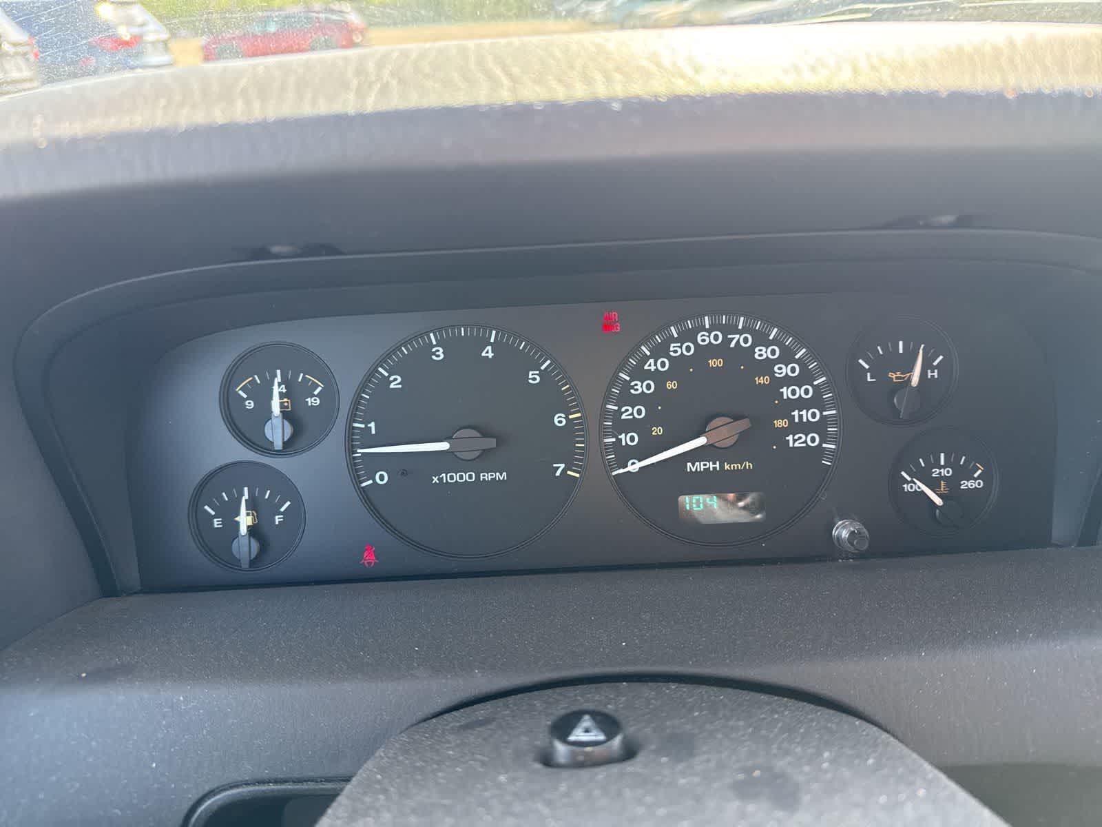 Thumbnail: 2002 Jeep Grand Cherokee - 17