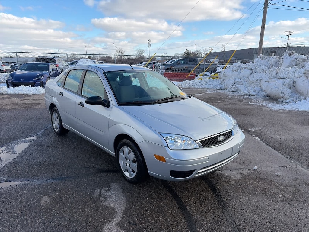 Used 2007 Ford Focus SE Sedan