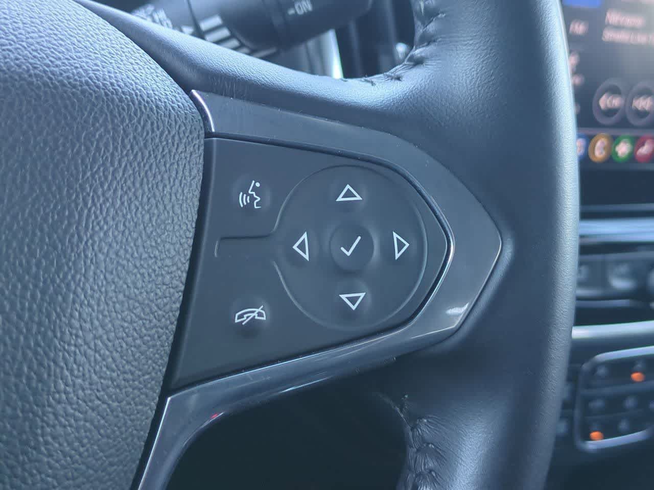 Thumbnail: 2021 Chevrolet Traverse - 25