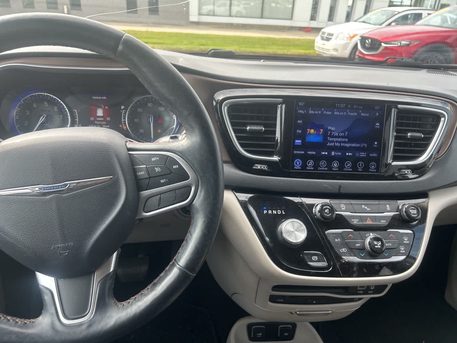 Thumbnail: 2017 Chrysler Pacifica - 12