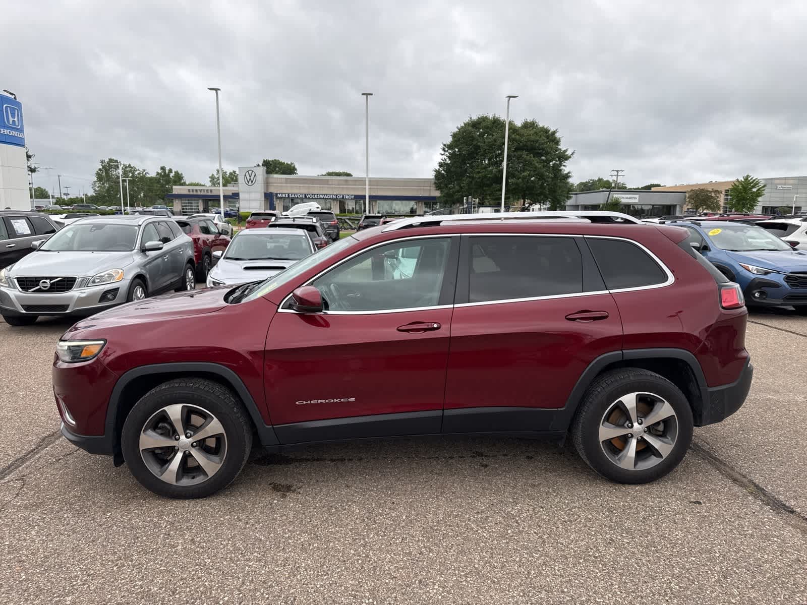 Thumbnail: 2020 Jeep Cherokee - 12