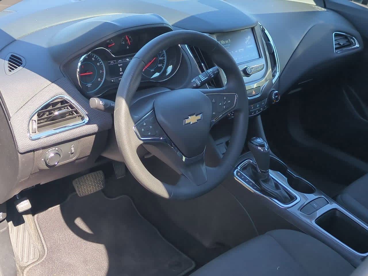 Thumbnail: 2018 Chevrolet Cruze - 2
