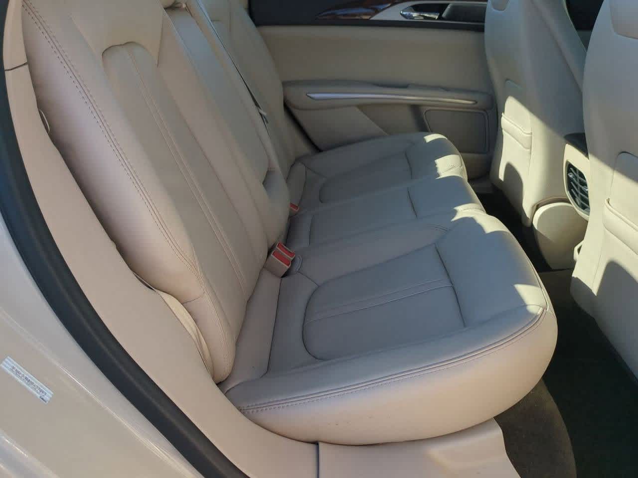 Thumbnail: 2016 Lincoln MKZ - 19