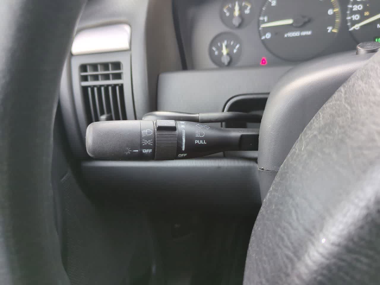 Thumbnail: 2002 Jeep Grand Cherokee - 26