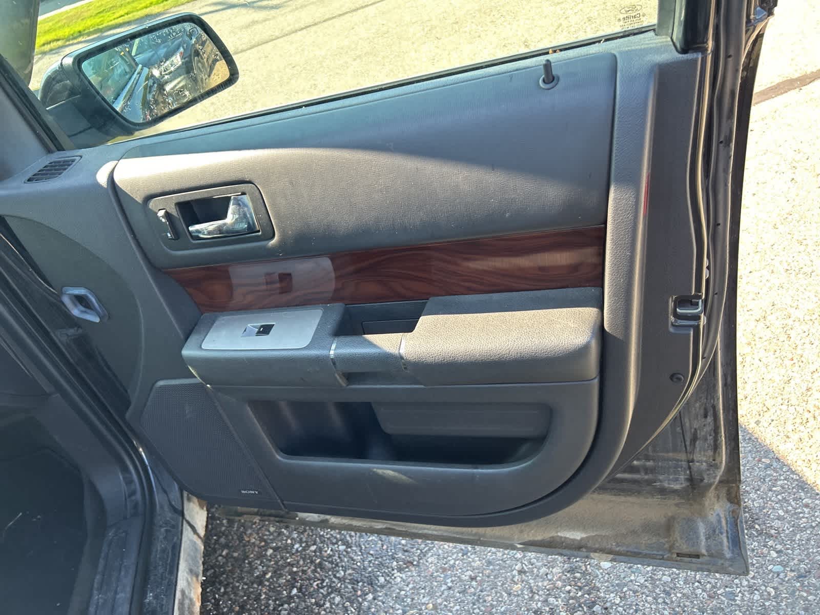 Thumbnail: 2010 Ford Flex - 19