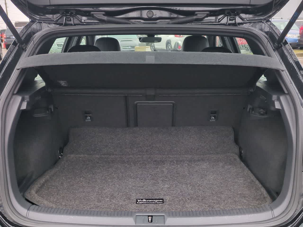 Thumbnail: 2017 Volkswagen Golf - 33