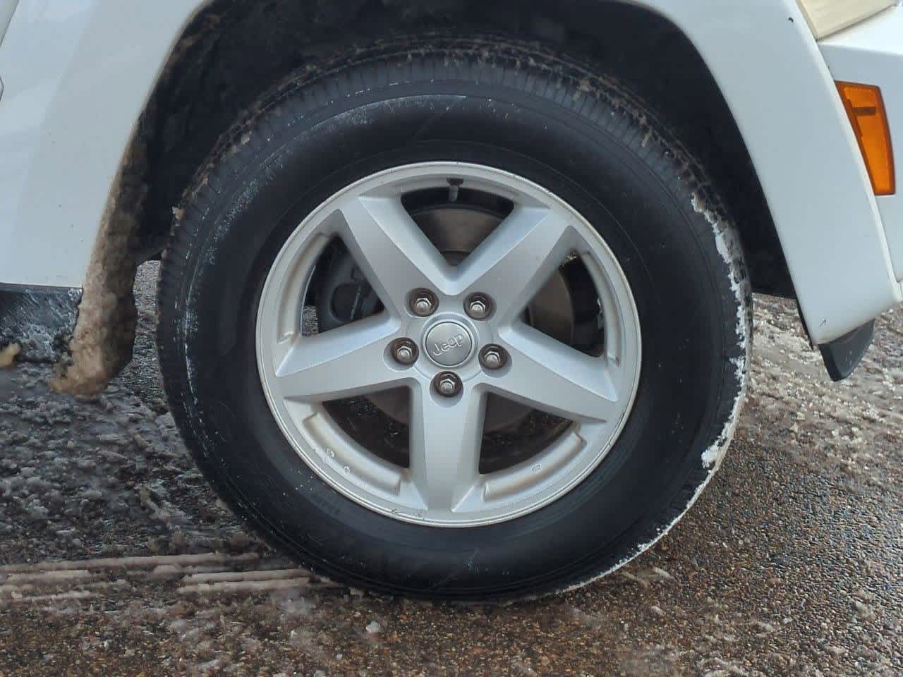 Thumbnail: 2012 Jeep Liberty - 13