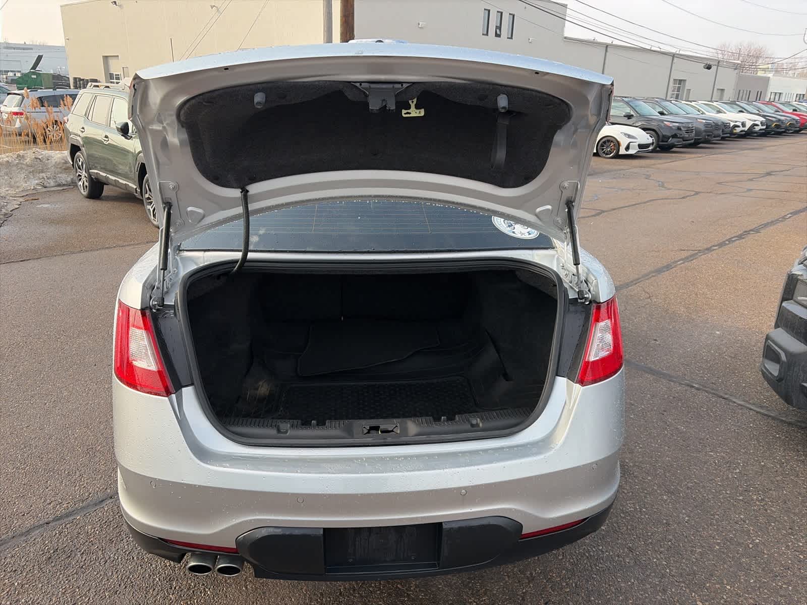 Thumbnail: 2010 Ford Taurus - 15