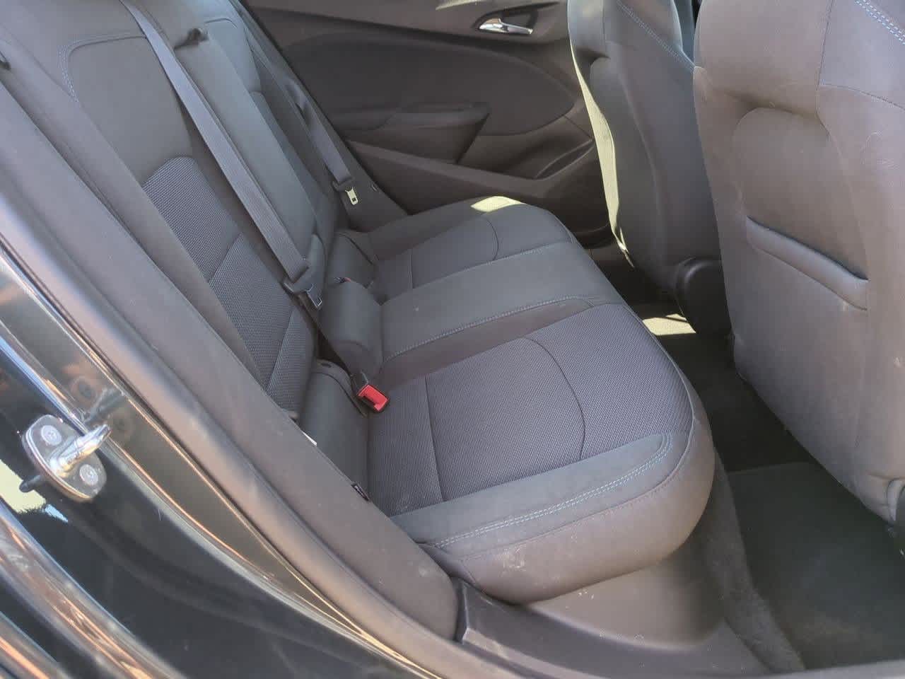 Thumbnail: 2018 Chevrolet Cruze - 18