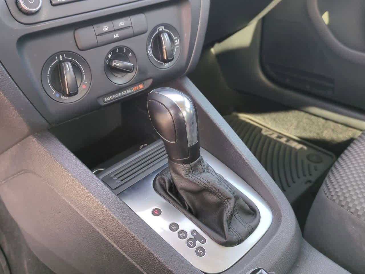 Thumbnail: 2014 Volkswagen Jetta - 29