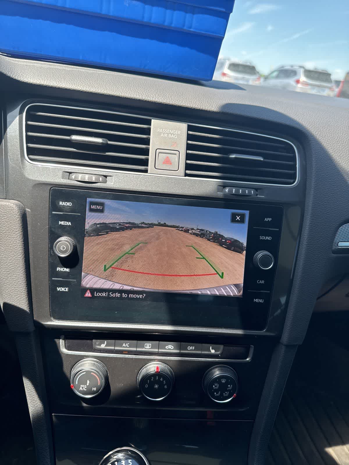 Thumbnail: 2019 Volkswagen Golf - 18