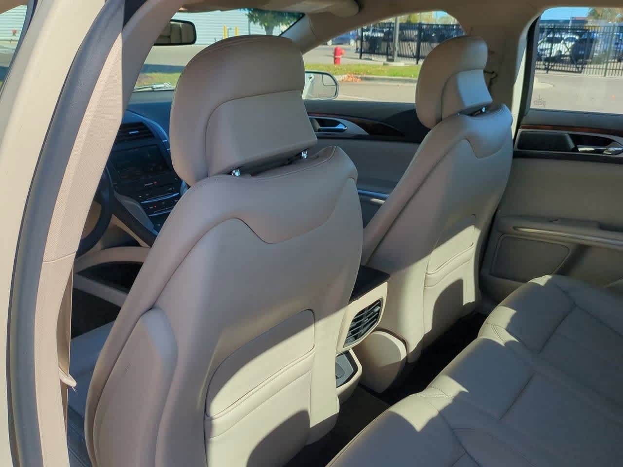 Thumbnail: 2016 Lincoln MKZ - 17