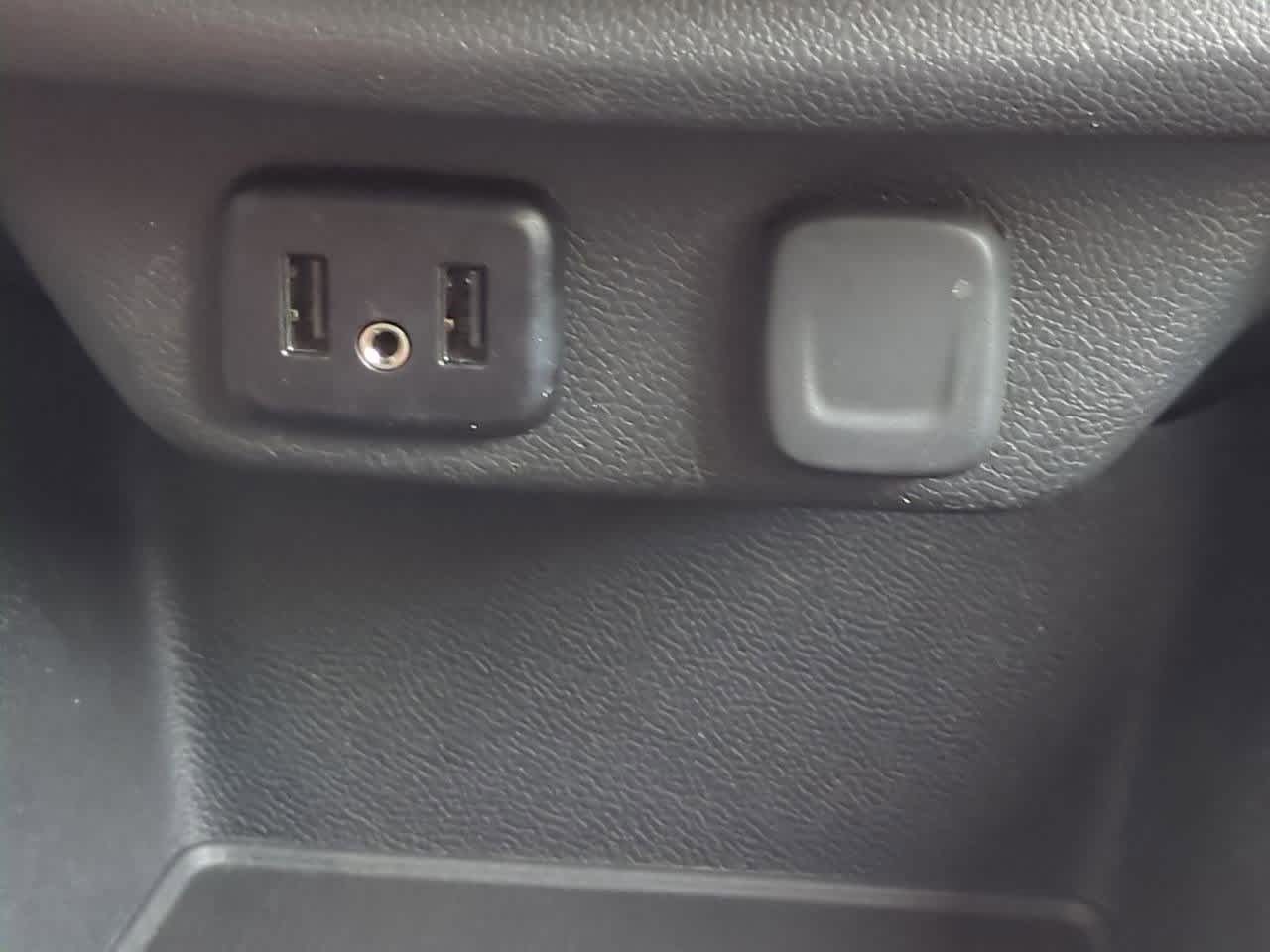 Thumbnail: 2021 Chevrolet Traverse - 30