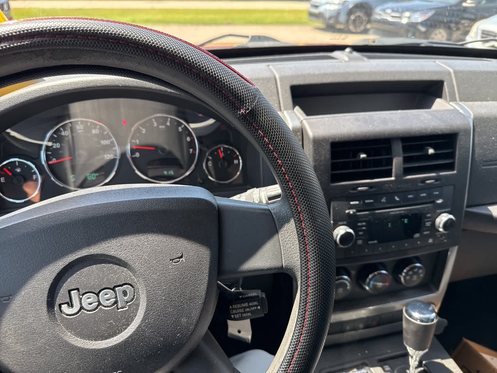 Thumbnail: 2010 Jeep Liberty - 19