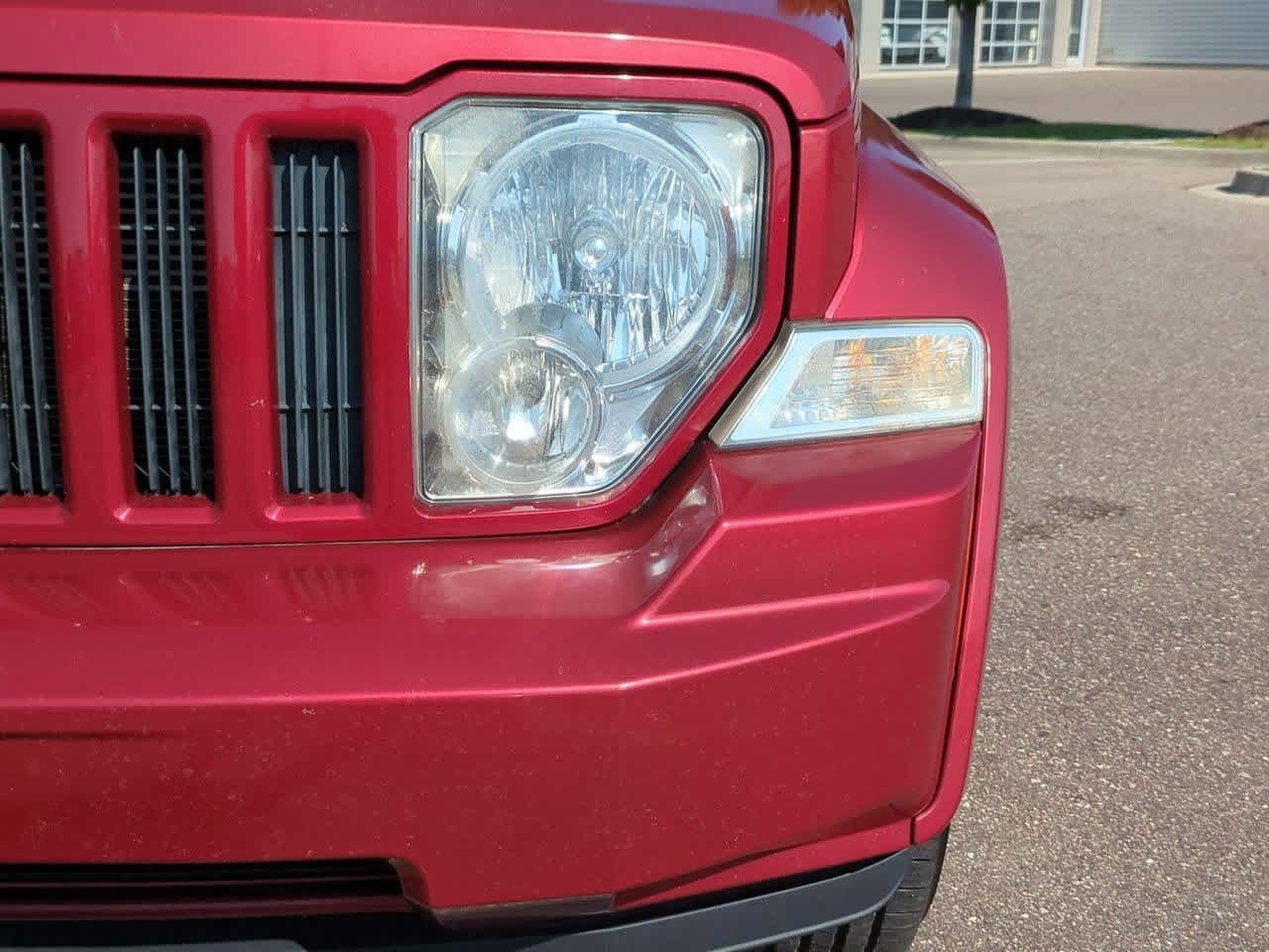 Thumbnail: 2010 Jeep Liberty - 10