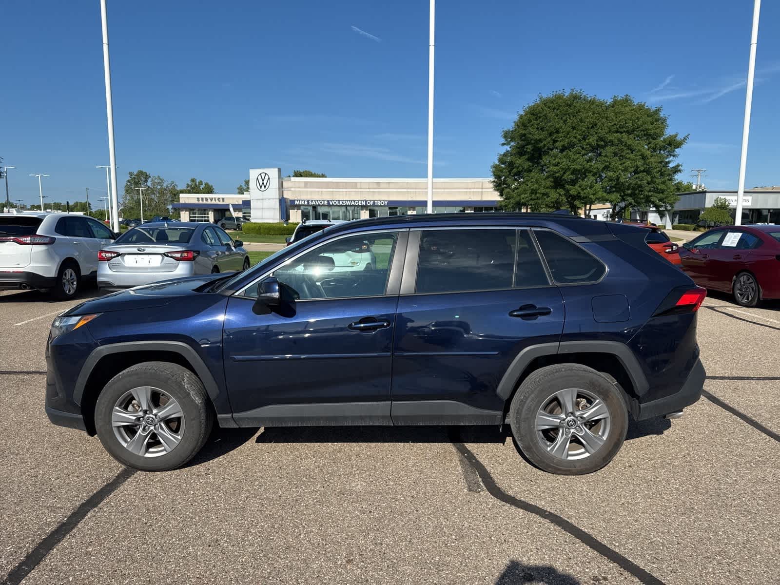 Thumbnail: 2022 Toyota RAV4 - 12