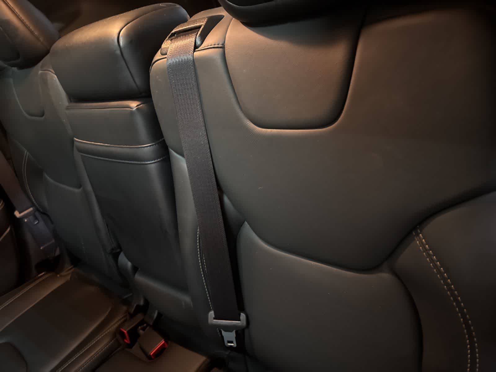 Thumbnail: 2016 Jeep Cherokee - 16