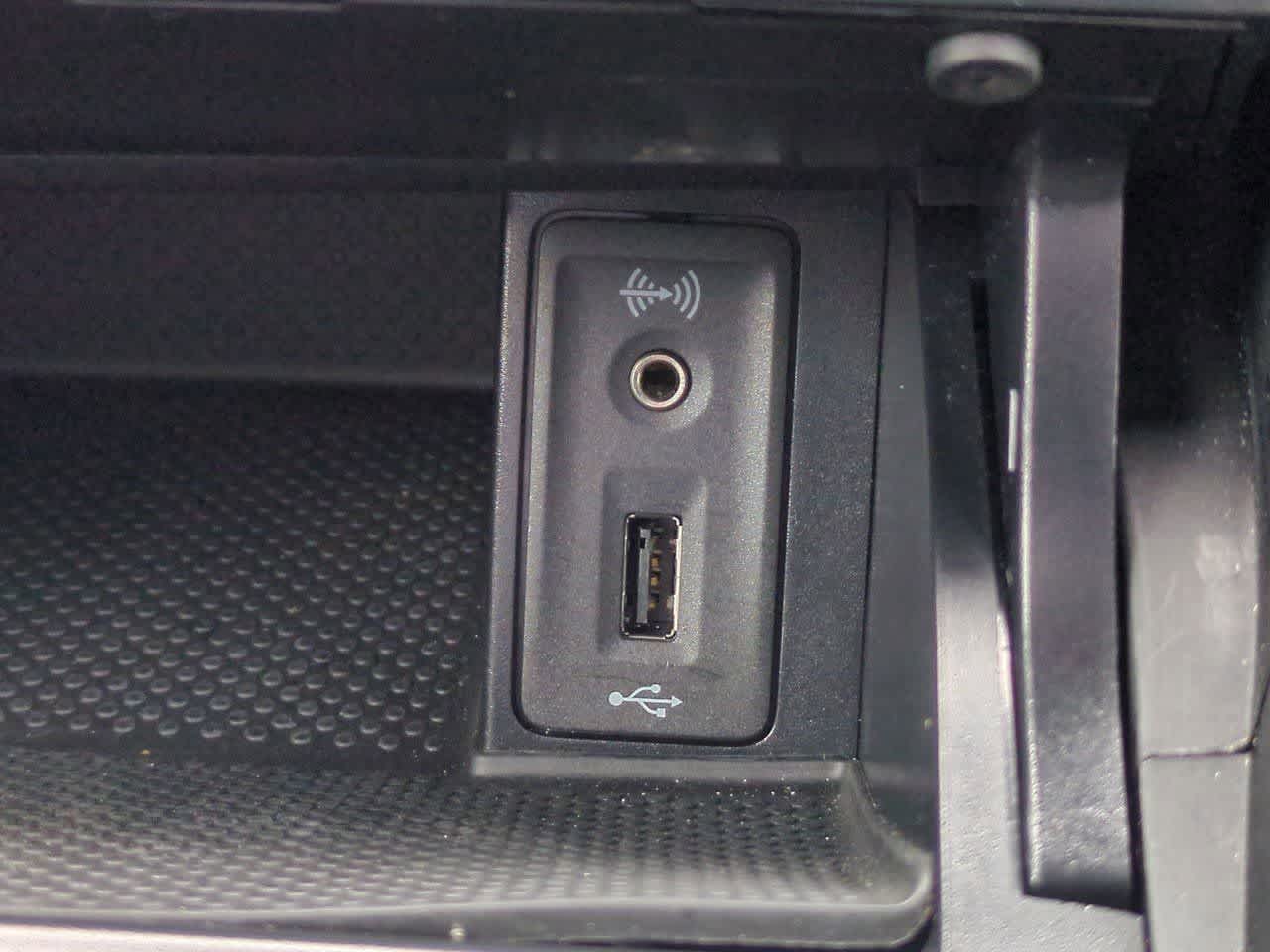 Thumbnail: 2017 Volkswagen Golf - 30