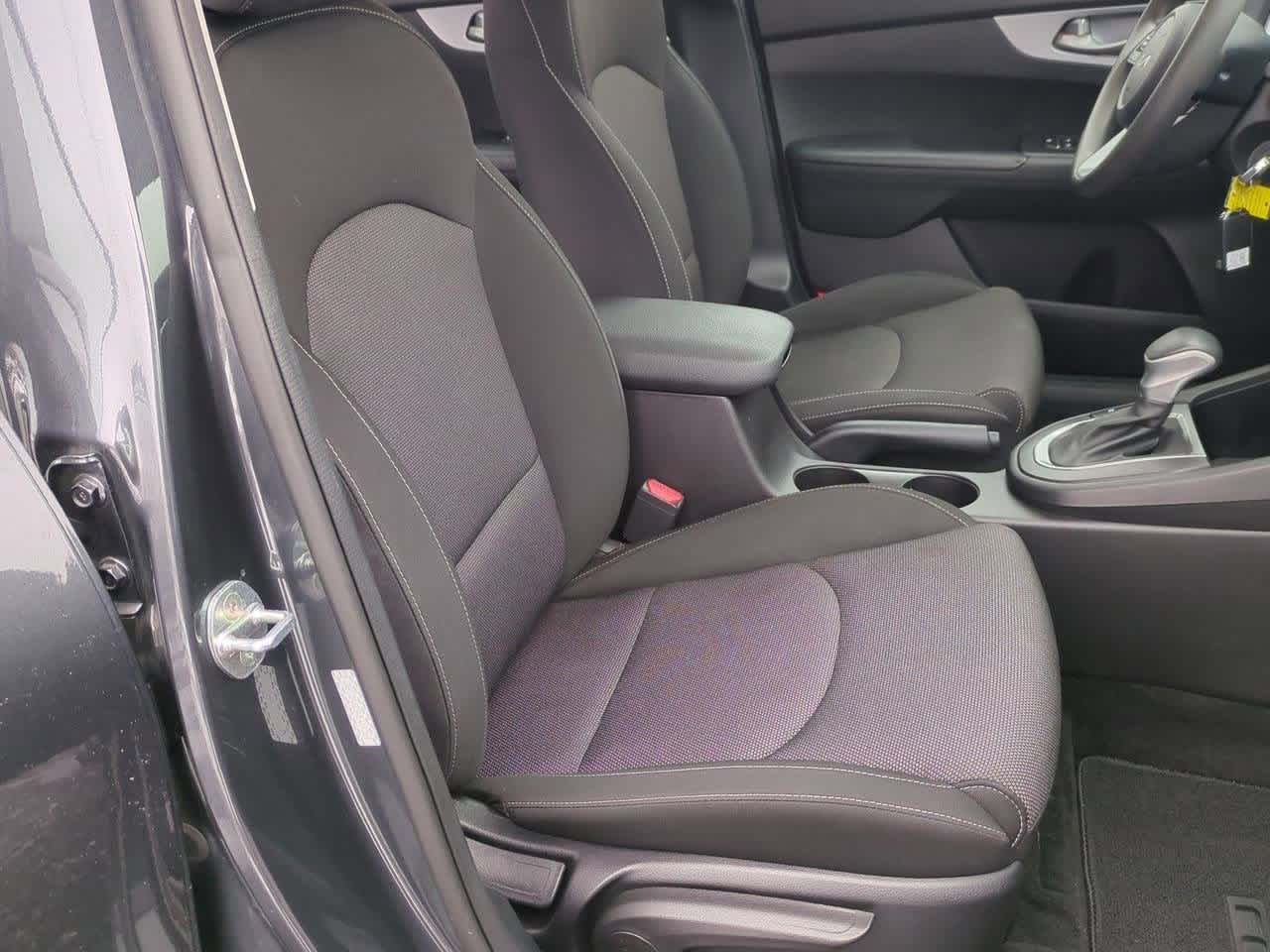 Thumbnail: 2022 Kia Forte - 19