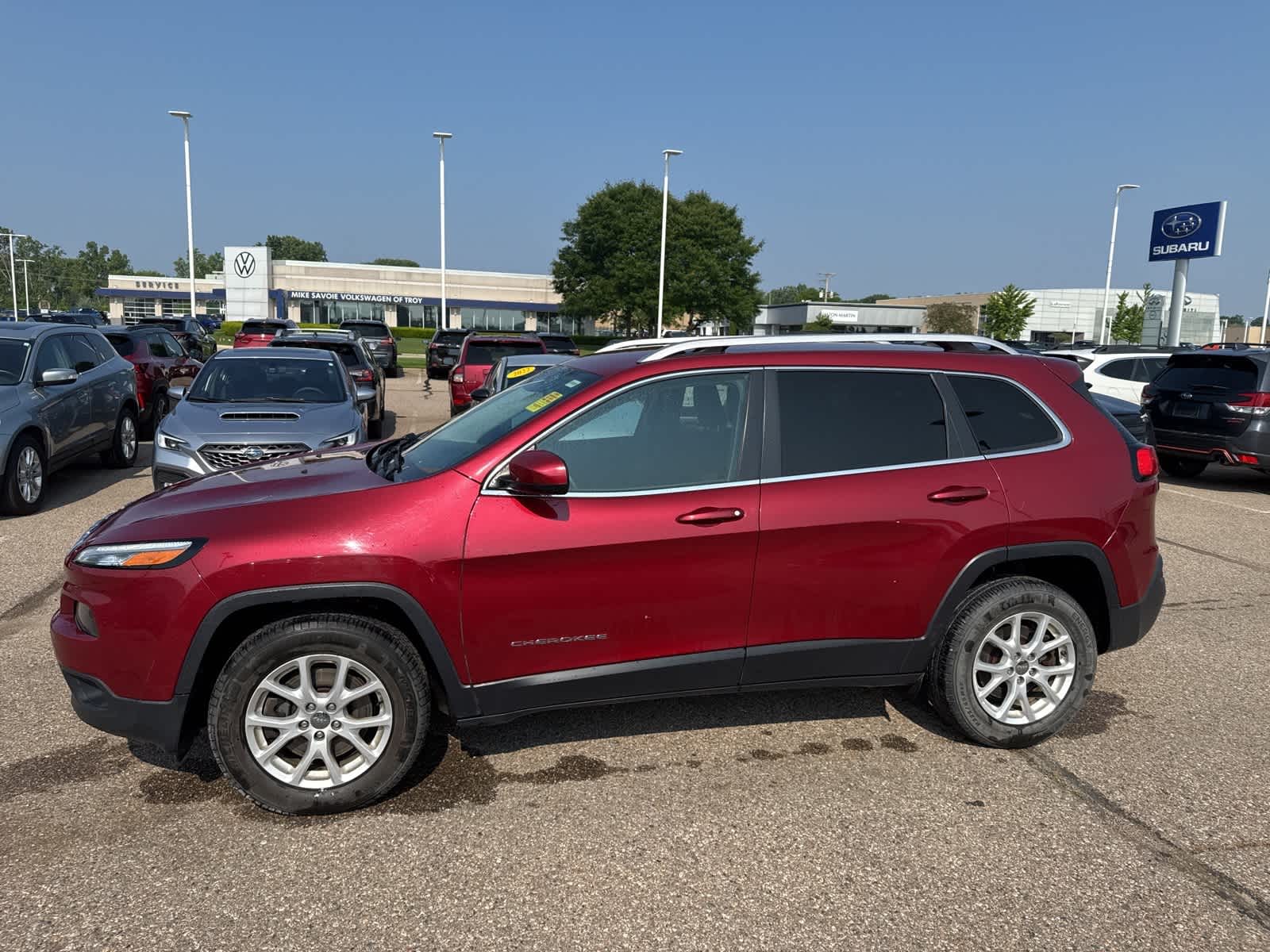 Thumbnail: 2016 Jeep Cherokee - 12