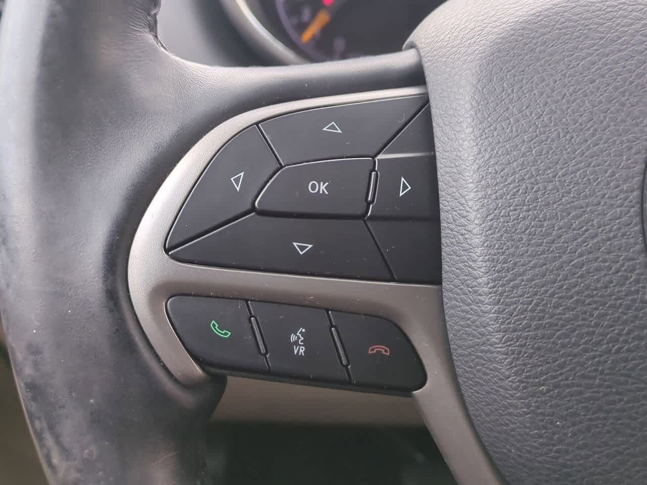 Thumbnail: 2020 Jeep Grand Cherokee - 24