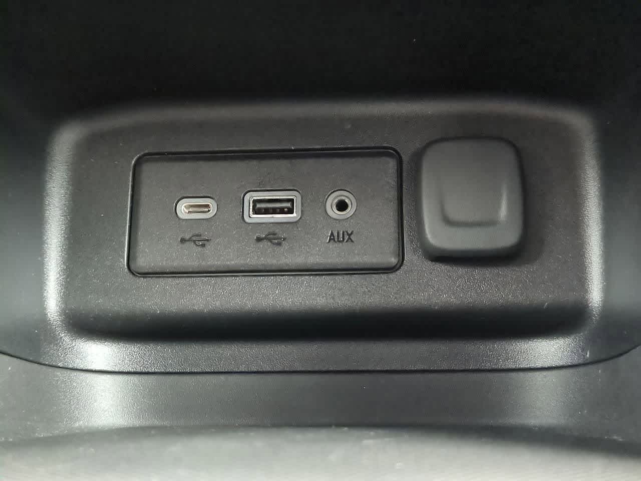 Thumbnail: 2020 Chevrolet Equinox - 28