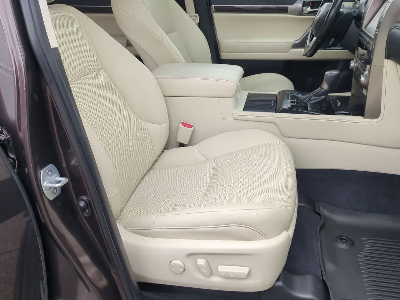 Thumbnail: 2020 Lexus GX - 22