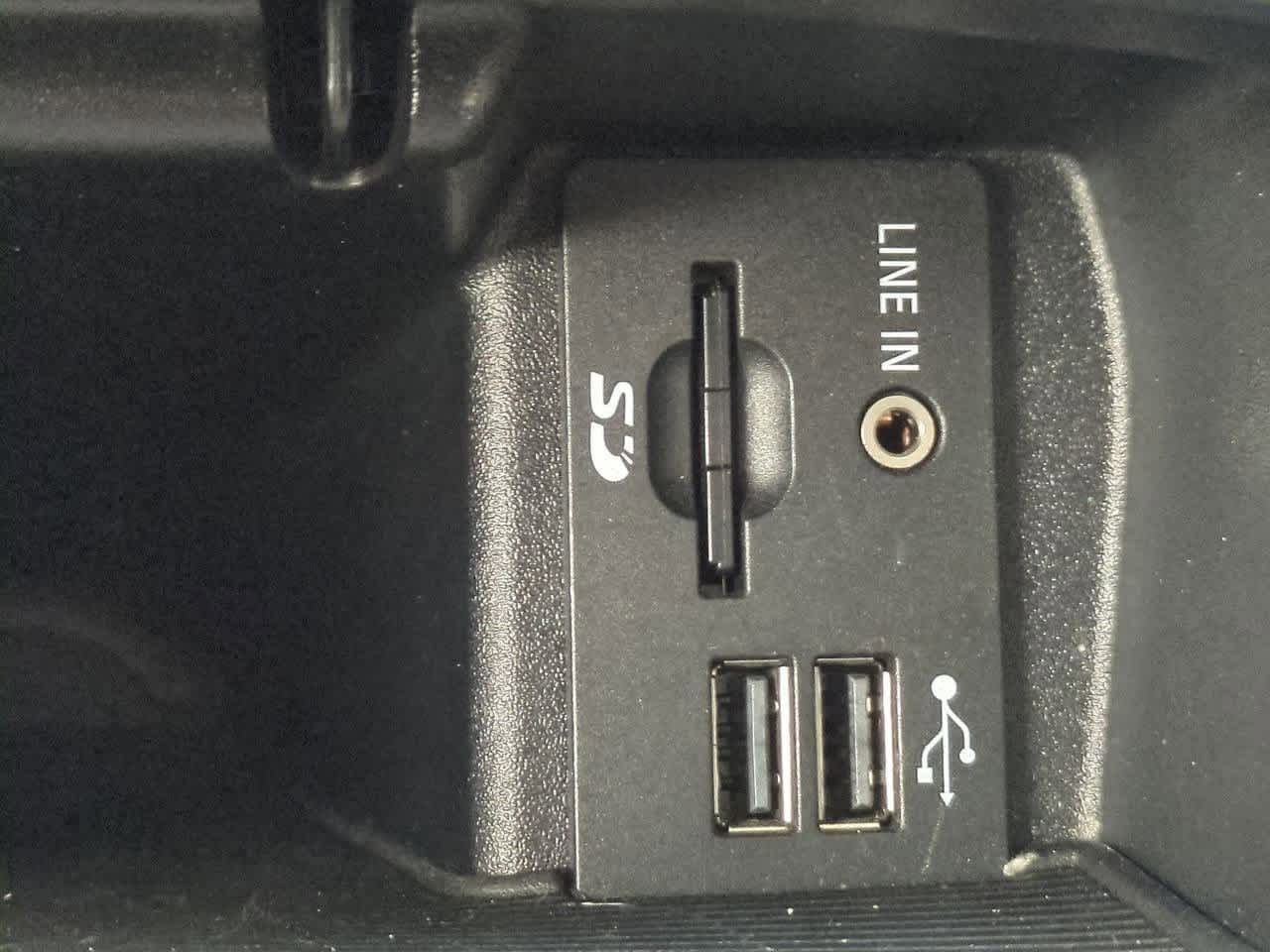 Thumbnail: 2015 Ford Edge - 31