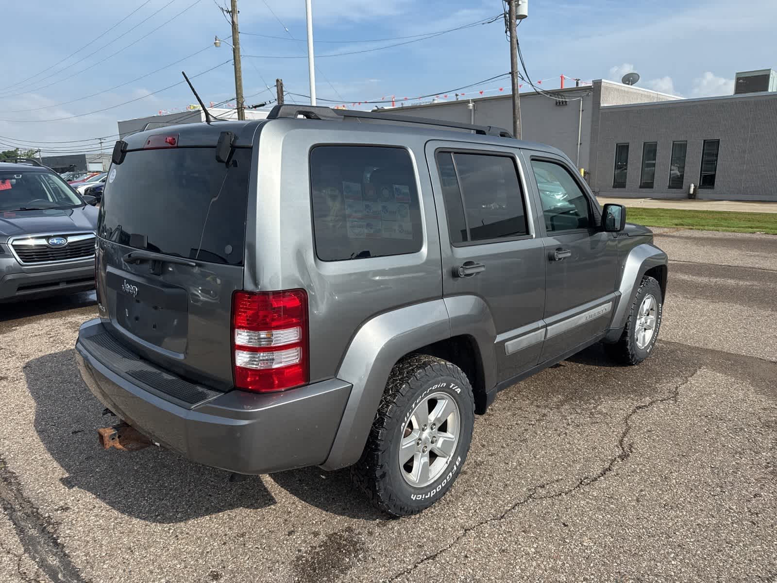 Thumbnail: 2012 Jeep Liberty - 3