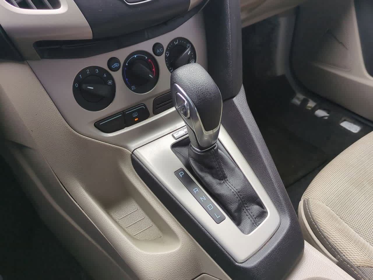 Thumbnail: 2014 Ford Focus - 27