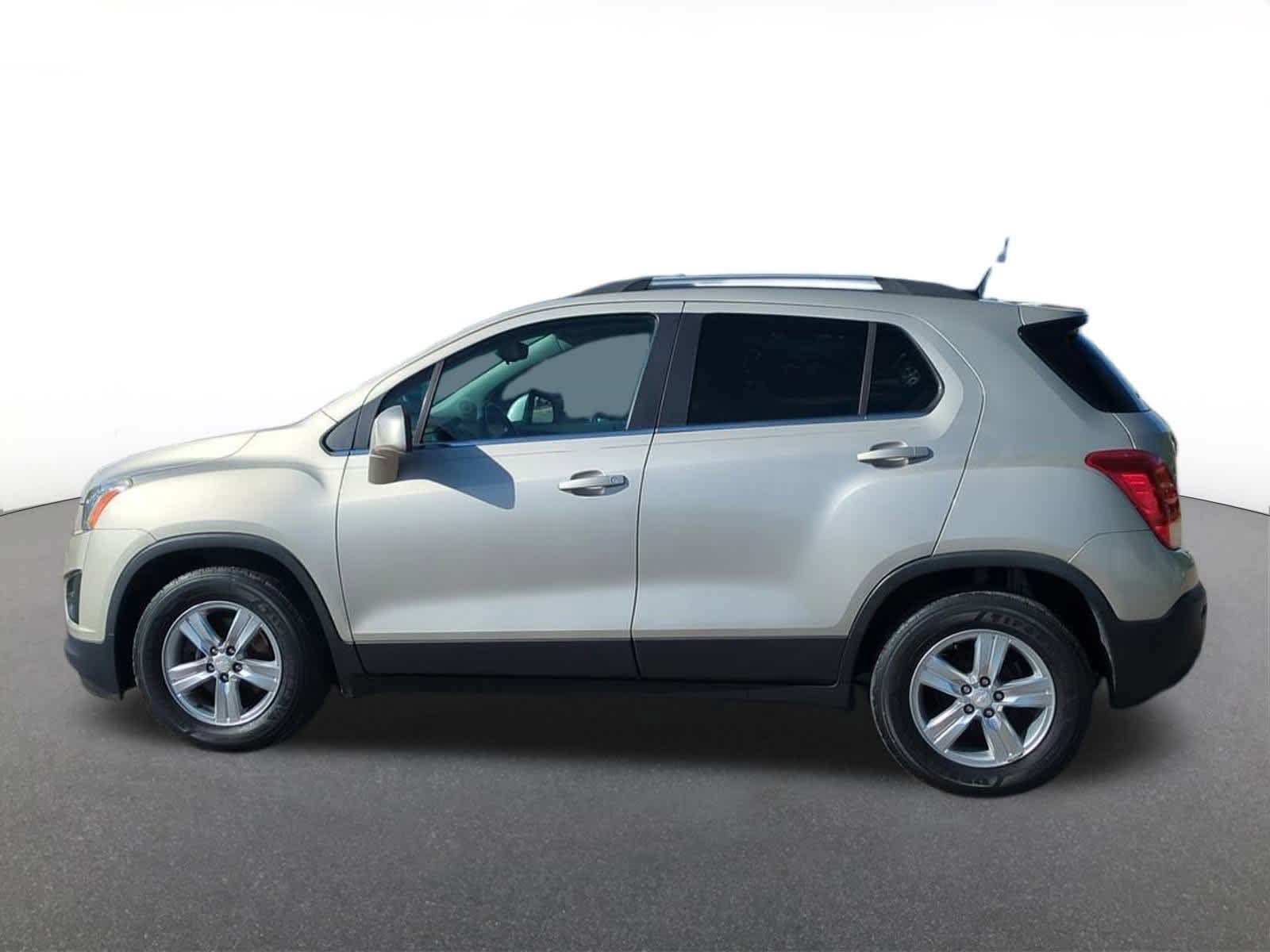 Thumbnail: 2016 Chevrolet Trax - 3