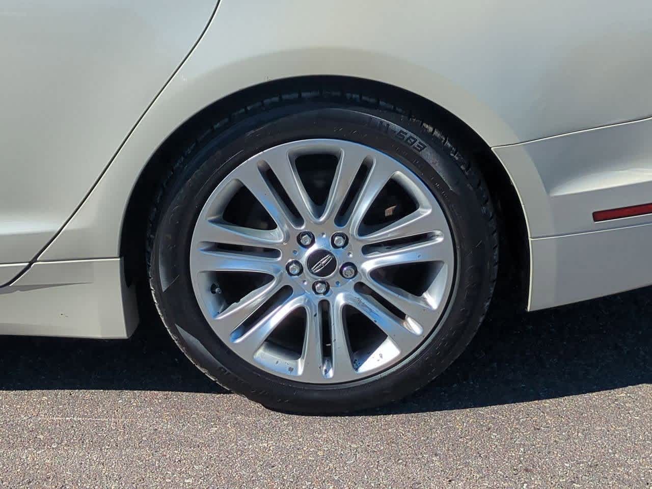 Thumbnail: 2016 Lincoln MKZ - 13