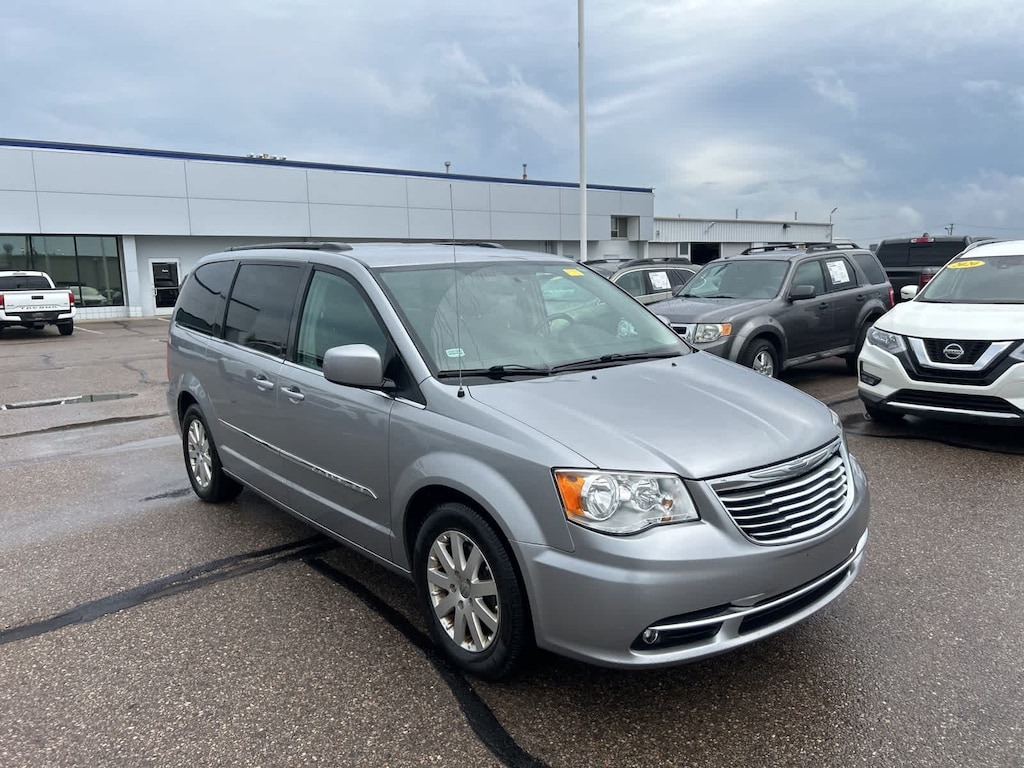 Used 2016 Chrysler Town & Country Touring Van LWB Passenger Van