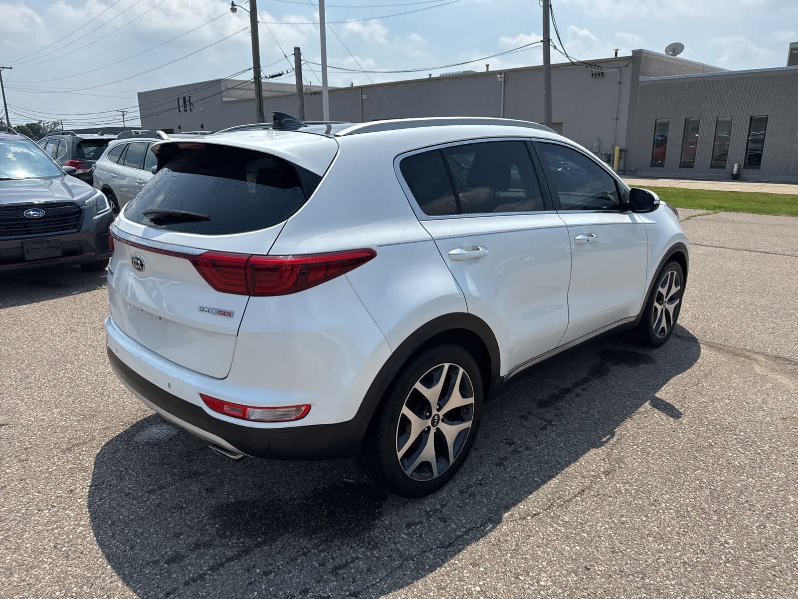 Thumbnail: 2017 Kia Sportage - 3