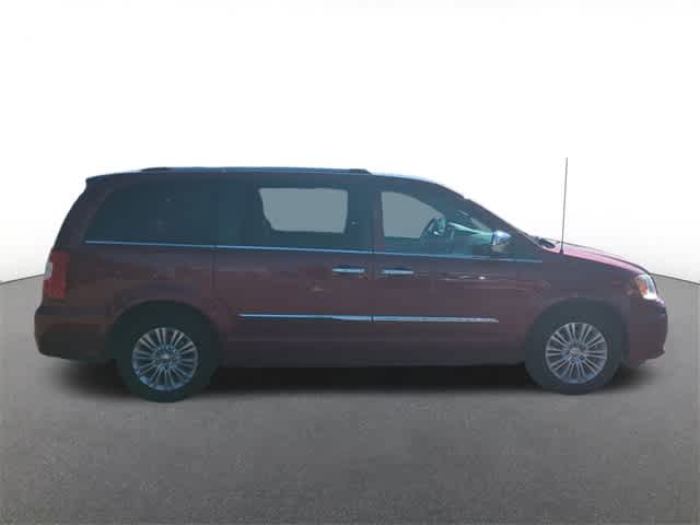 2014 Chrysler Town & Country  7