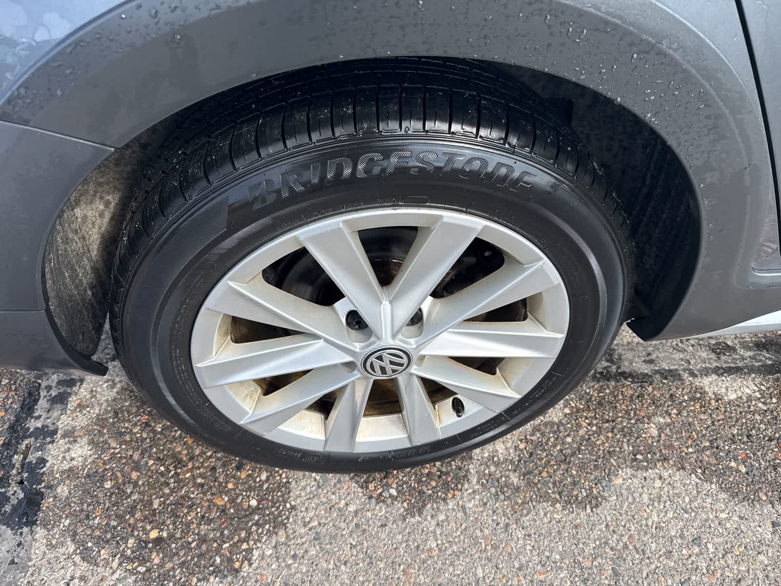 Thumbnail: 2017 Volkswagen Golf - 8