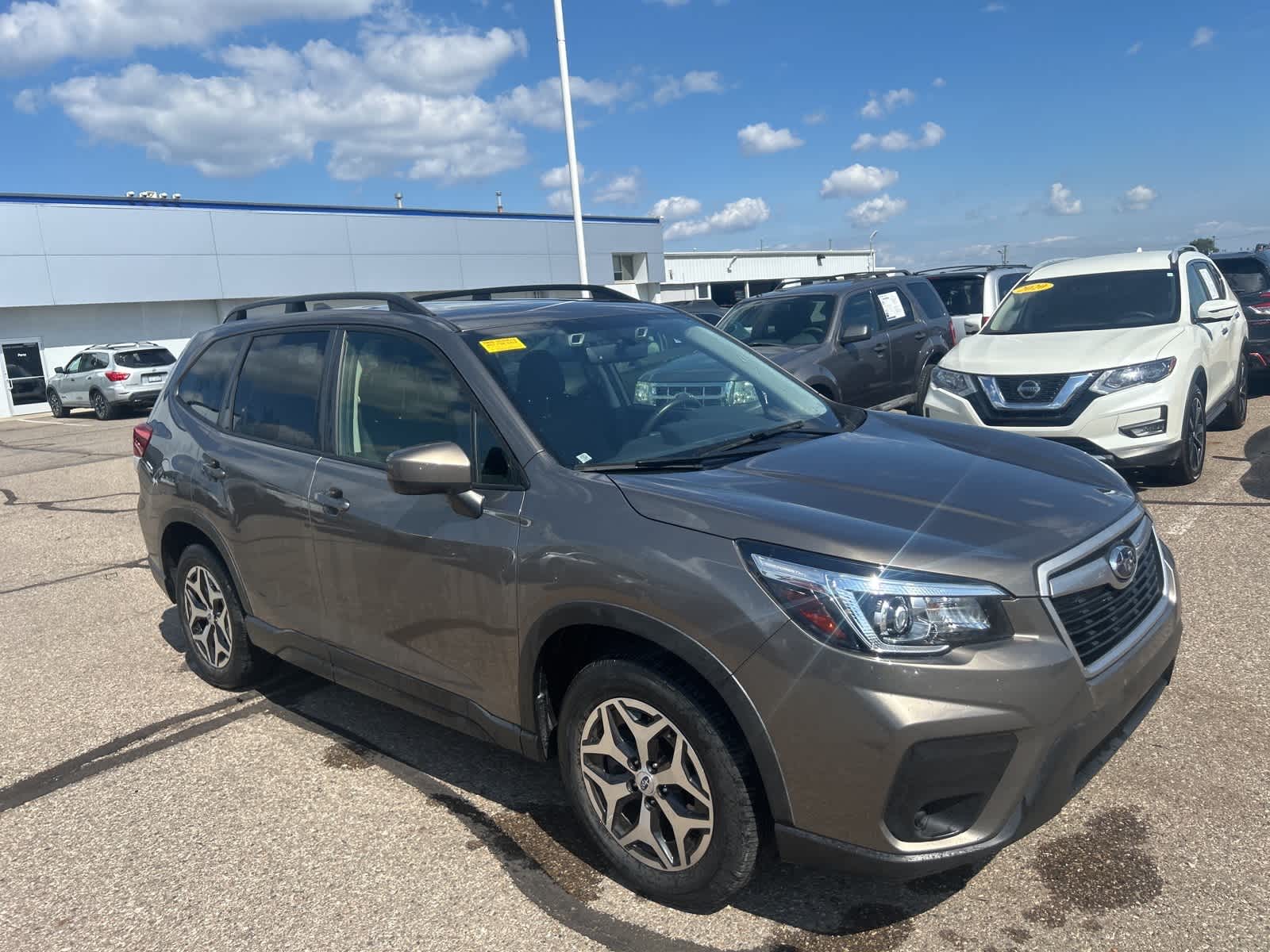 2020 Subaru Forester Premium photo 3