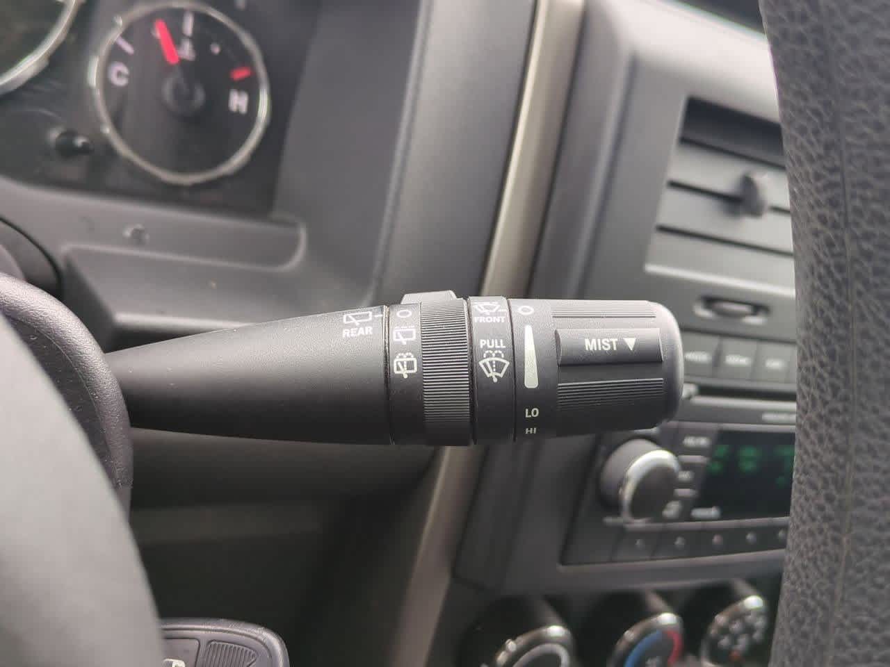 Thumbnail: 2012 Jeep Liberty - 25