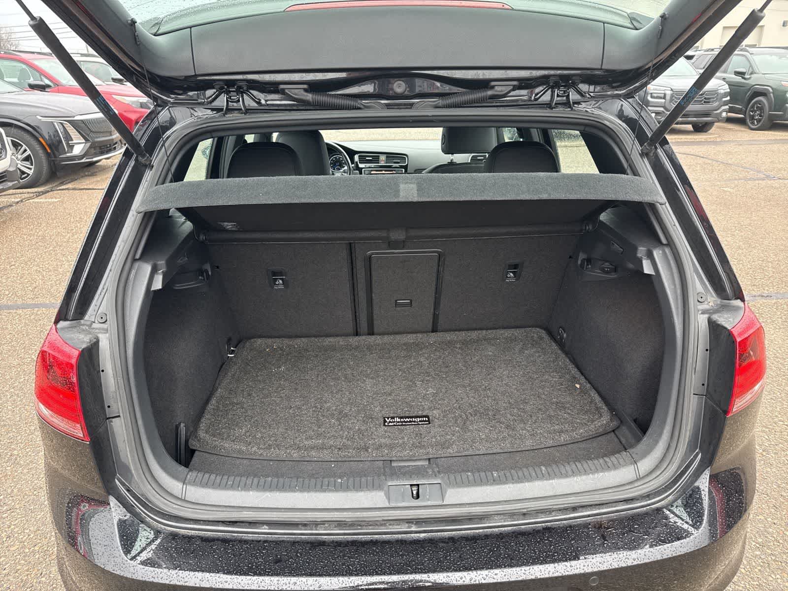 Thumbnail: 2017 Volkswagen Golf - 14