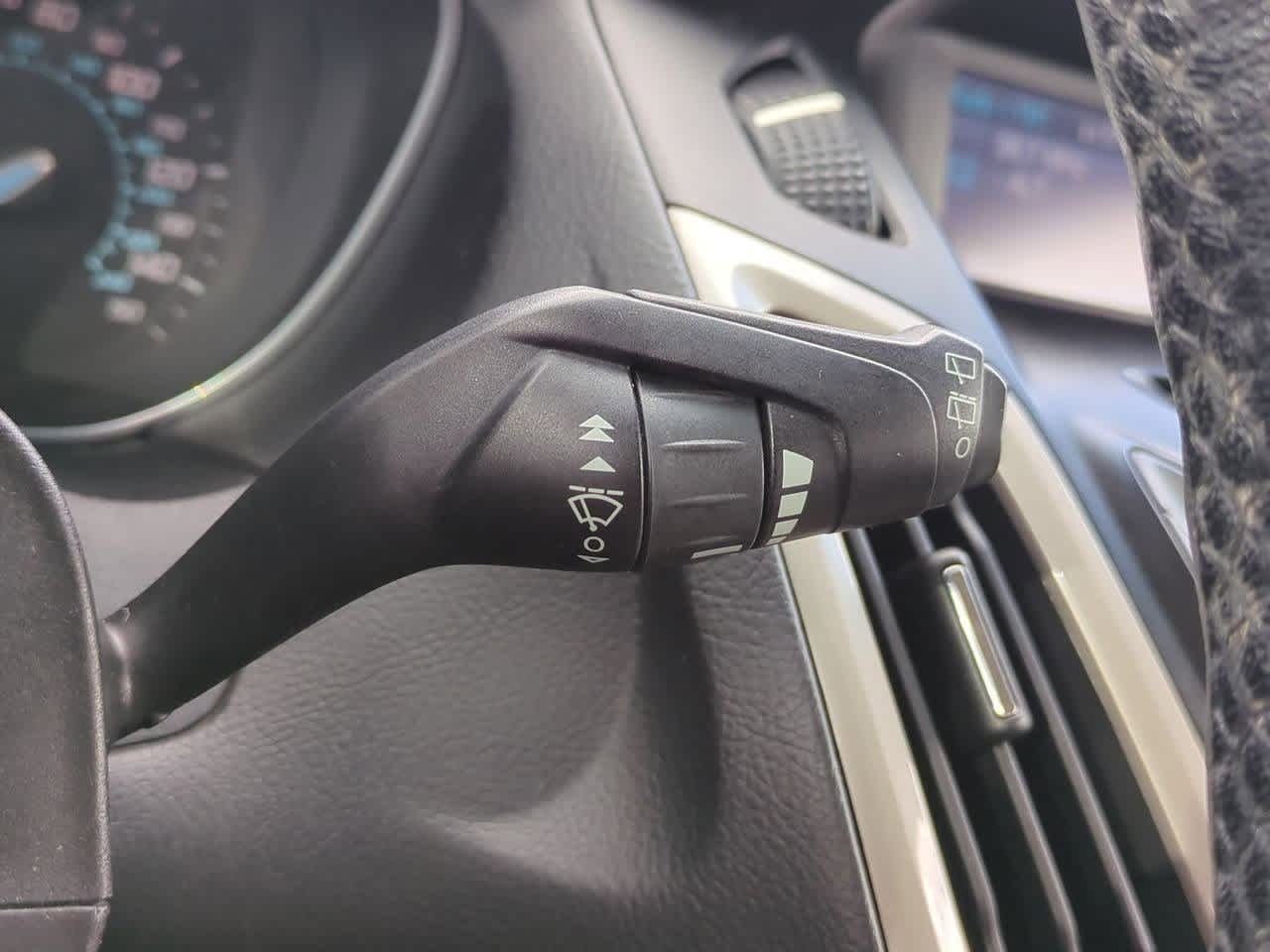 Thumbnail: 2012 Ford Focus - 24