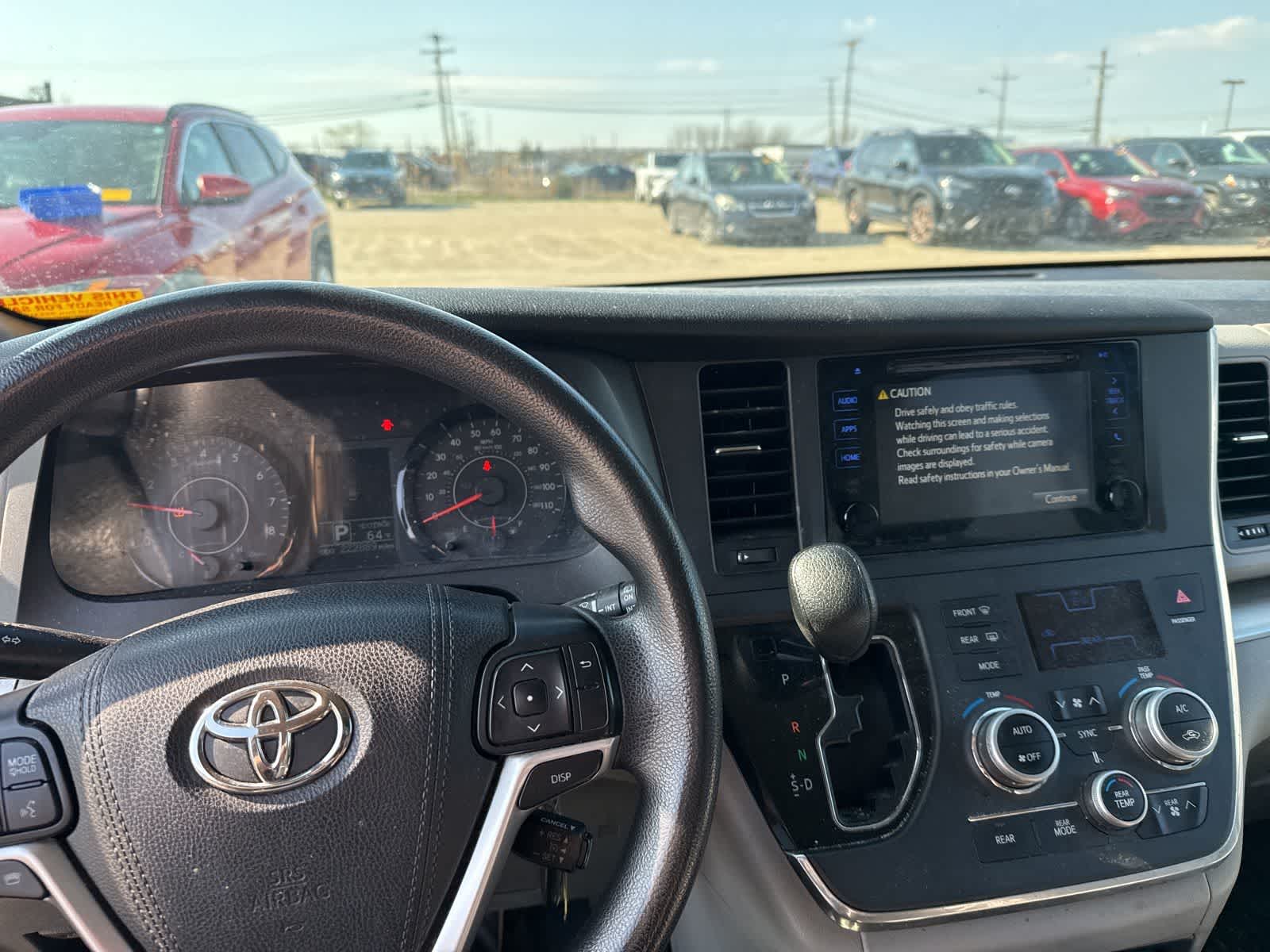 Thumbnail: 2017 Toyota Sienna - 19