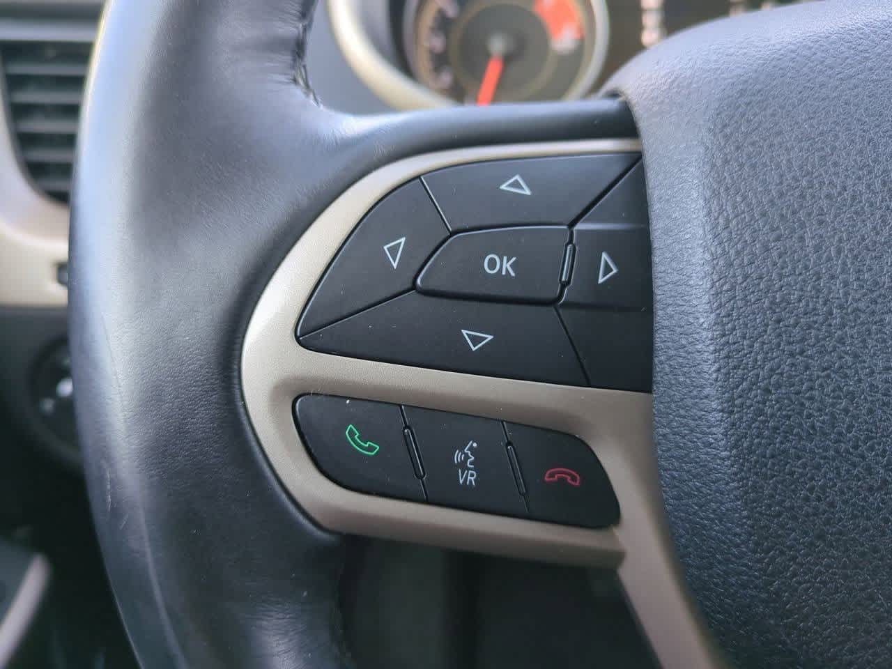 Thumbnail: 2017 Jeep Cherokee - 24