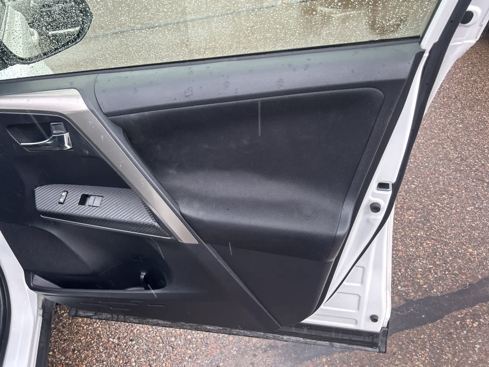 Thumbnail: 2015 Toyota RAV4 - 19