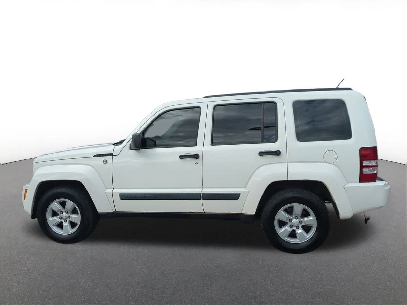 Thumbnail: 2008 Jeep Liberty - 3